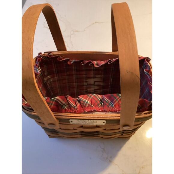 Longaberger 1992 Christmas Collection Season Greetings Basket with Insert Liner - Picture 3 of 10